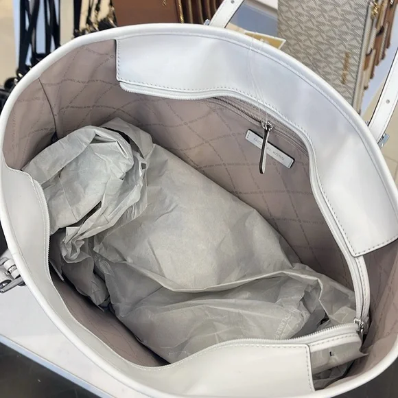 MICHAEL KORS JST Lg Printed Logo Tote Bag & MK JST Md Prntd Logo Bi-Fold Wallet - Picture 10 of 16